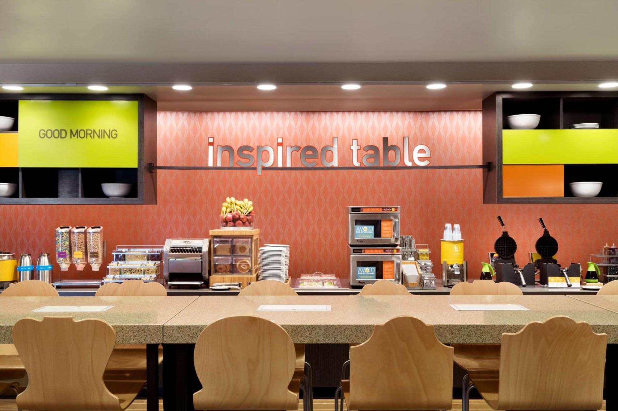 Home2 Suites By Hilton Glendale Westgate Екстериор снимка
